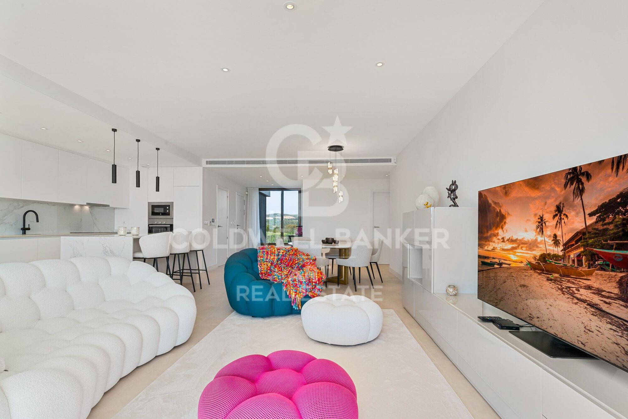 Exclusive apartment with private garden and sea views in Casares Costa.