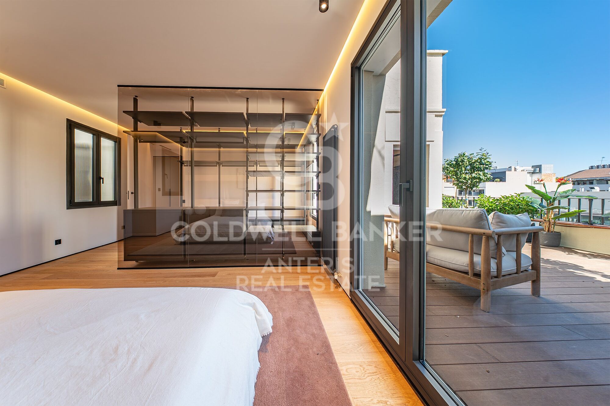 Ático de lujo reformado con terraza en Galvany, Barcelona