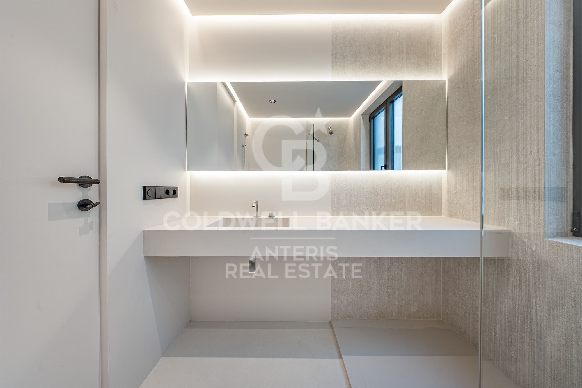 Ático de lujo reformado con terraza en Galvany, Barcelona