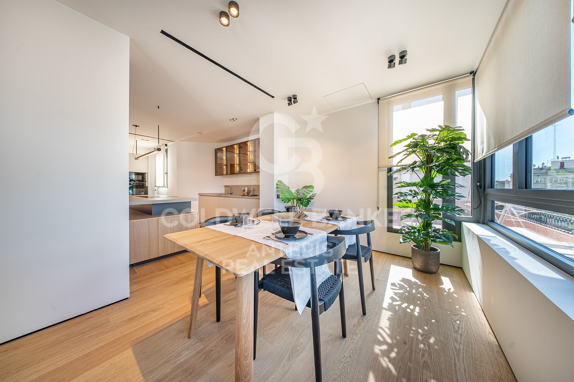 Ático de lujo reformado con terraza en Galvany, Barcelona