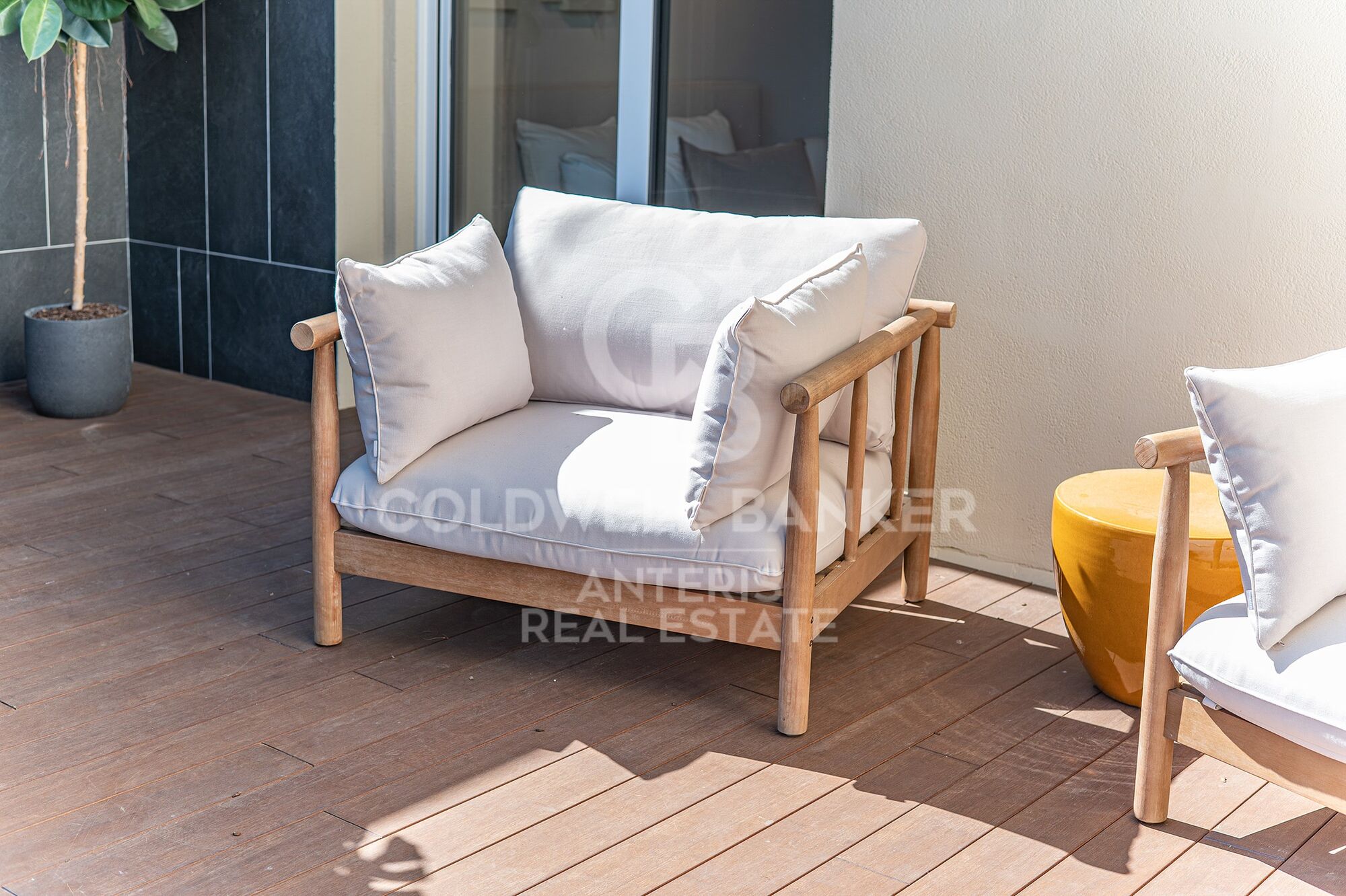 Luxury renovated penthouse with terrace in Galvany, Barcelona