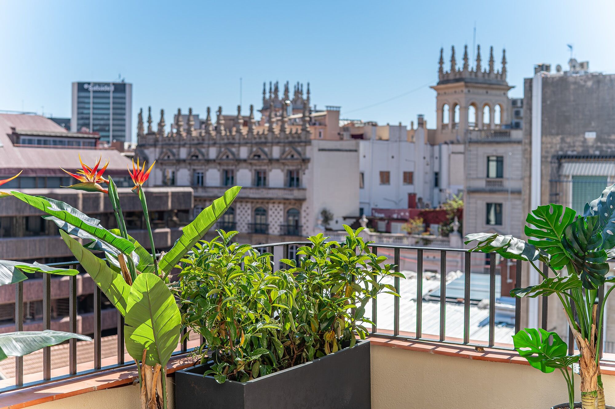 Luxury renovated penthouse with terrace in Galvany, Barcelona