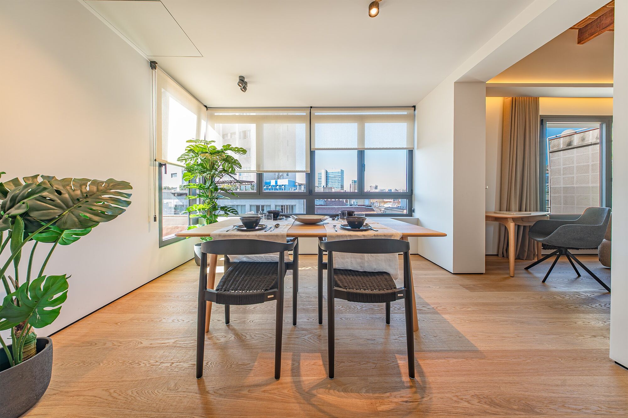 Luxury renovated penthouse with terrace in Galvany, Barcelona
