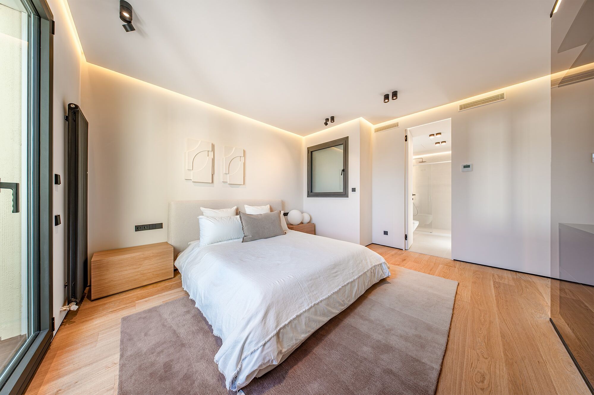 Luxury renovated penthouse with terrace in Galvany, Barcelona