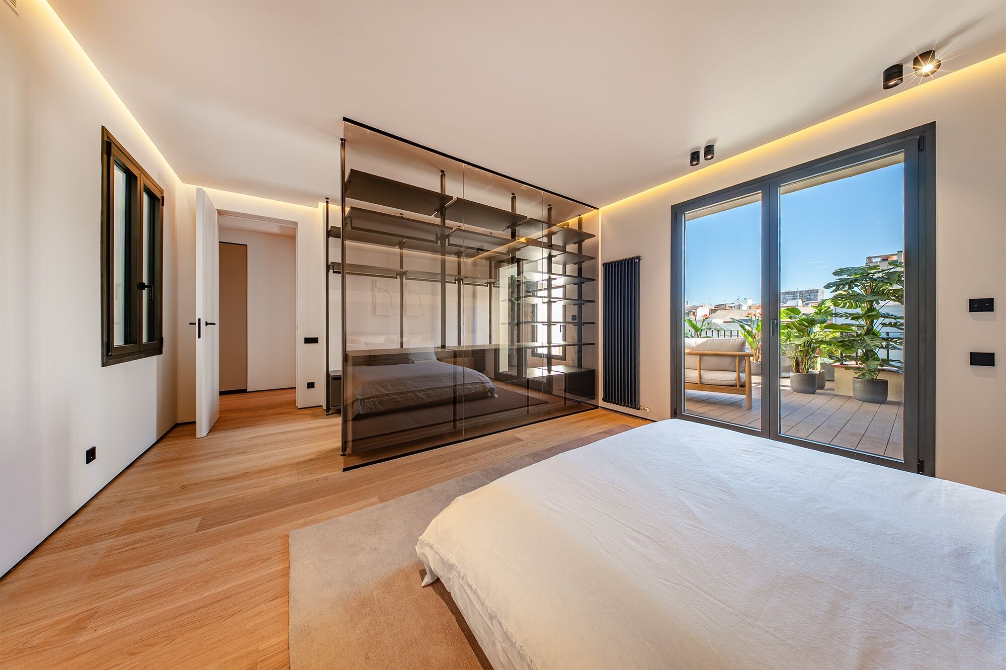 Luxury renovated penthouse with terrace in Galvany, Barcelona
