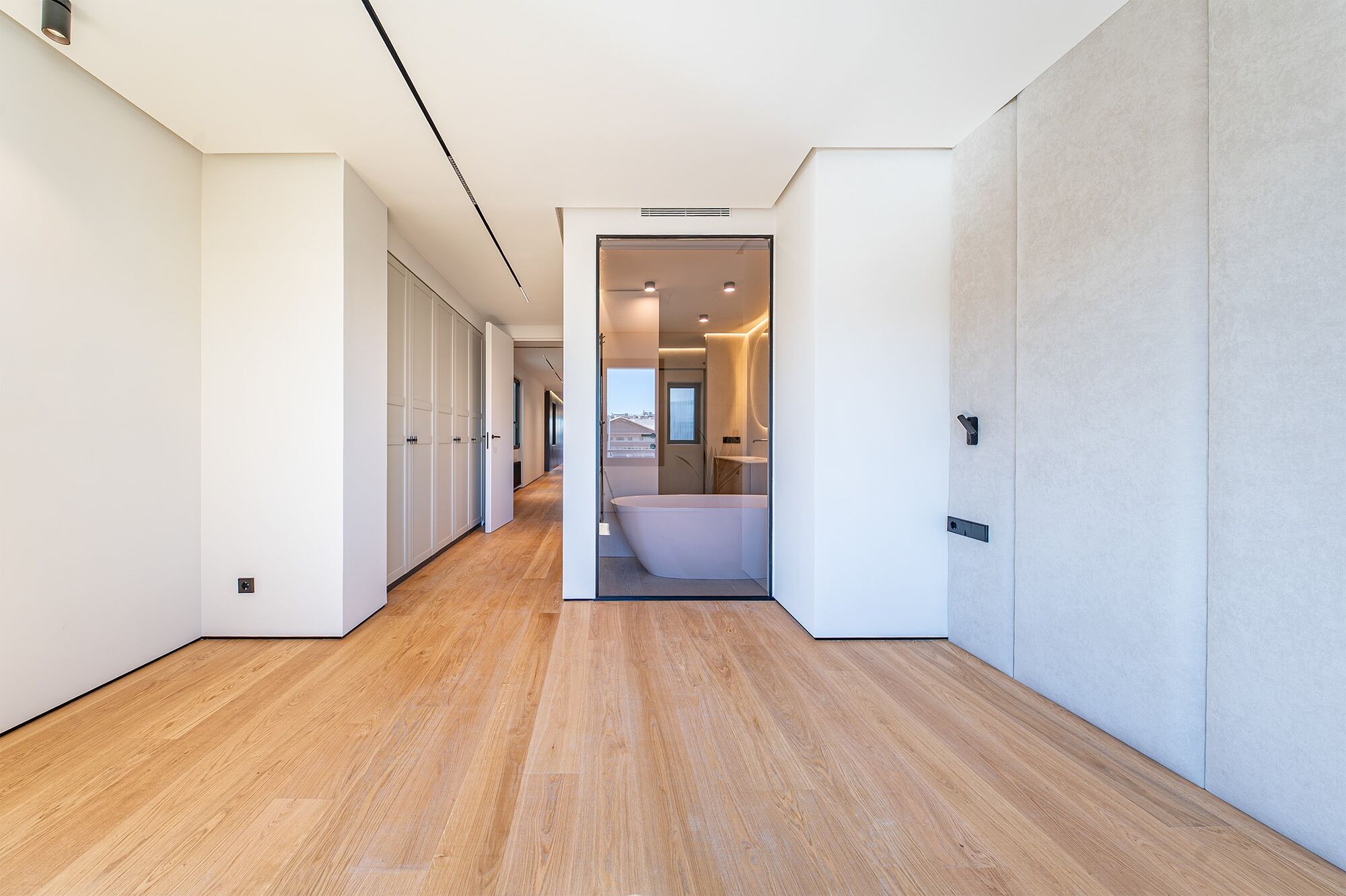 Luxury renovated penthouse with terrace in Galvany, Barcelona