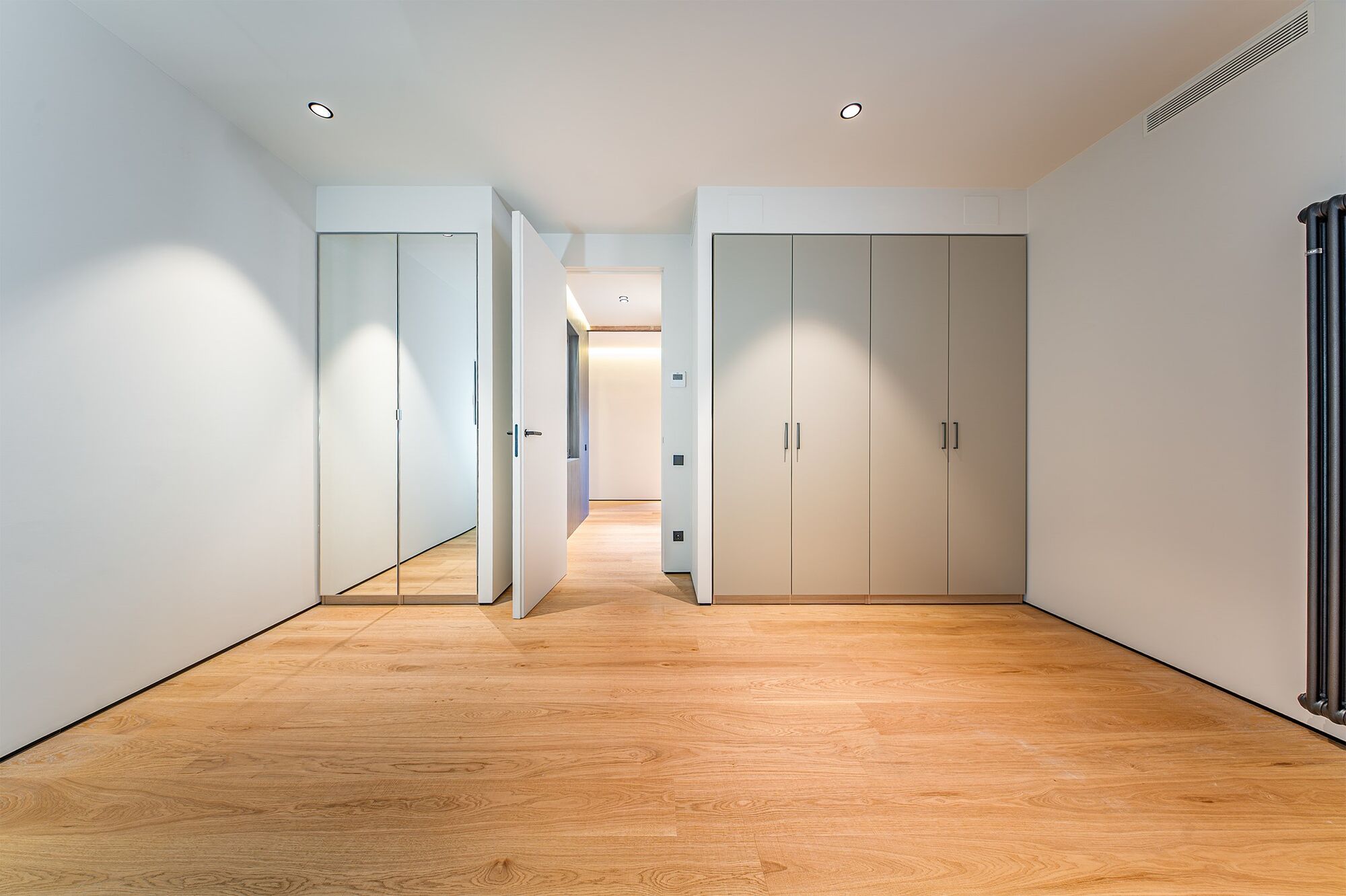 Luxury renovated penthouse with terrace in Galvany, Barcelona