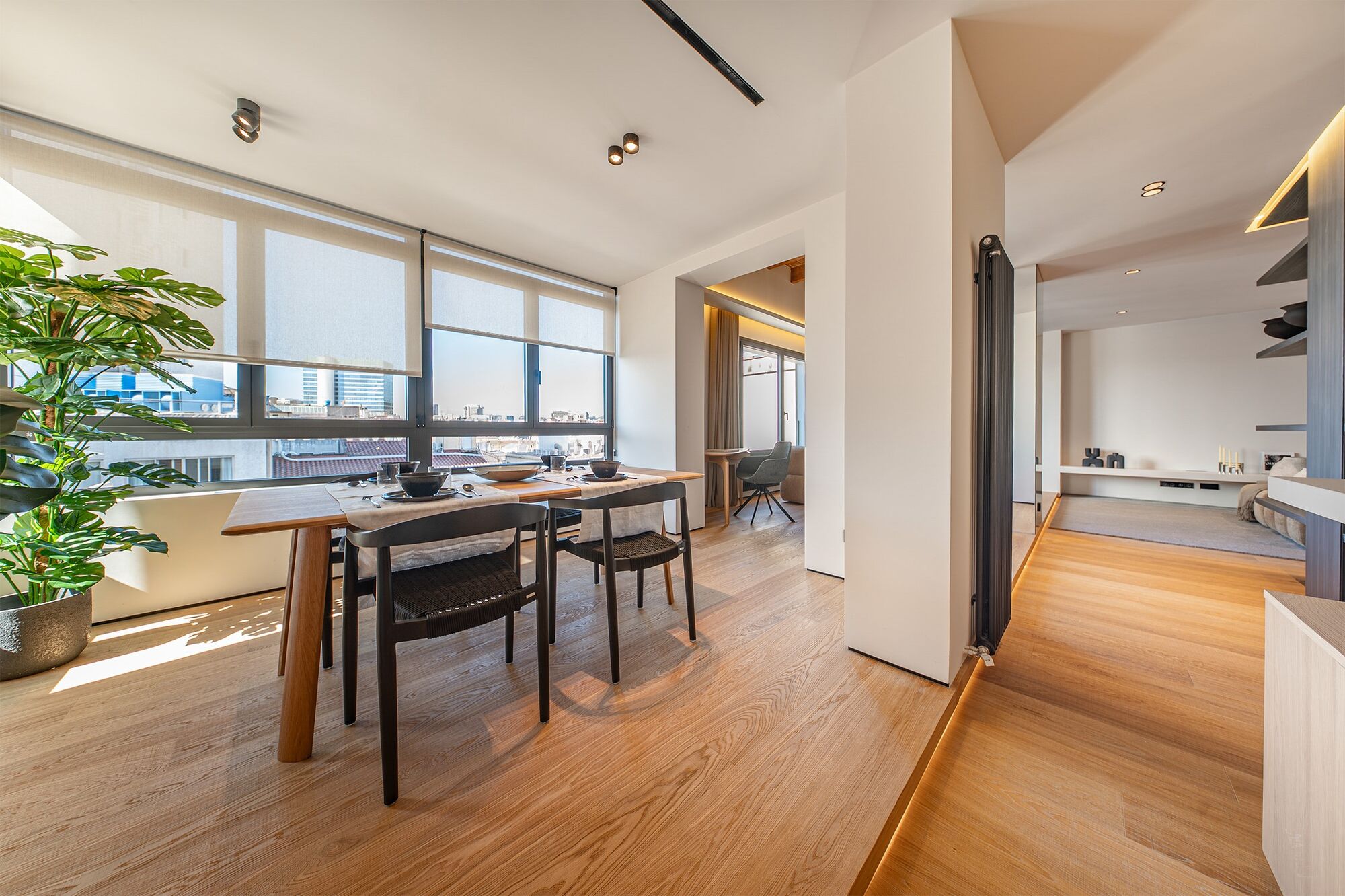 Luxury renovated penthouse with terrace in Galvany, Barcelona