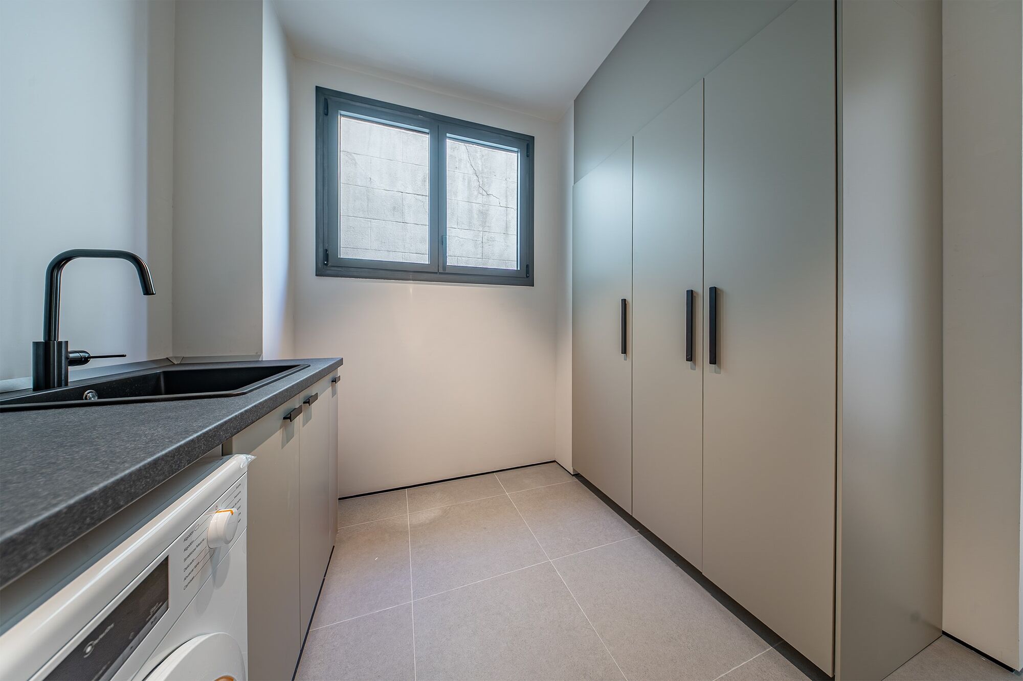 Luxury renovated penthouse with terrace in Galvany, Barcelona