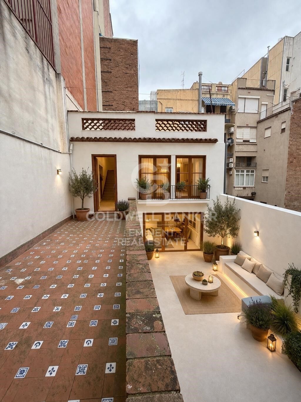 Vivienda de 195 m² con múltiples espacios y gran potencial en el corazón de Gràcia