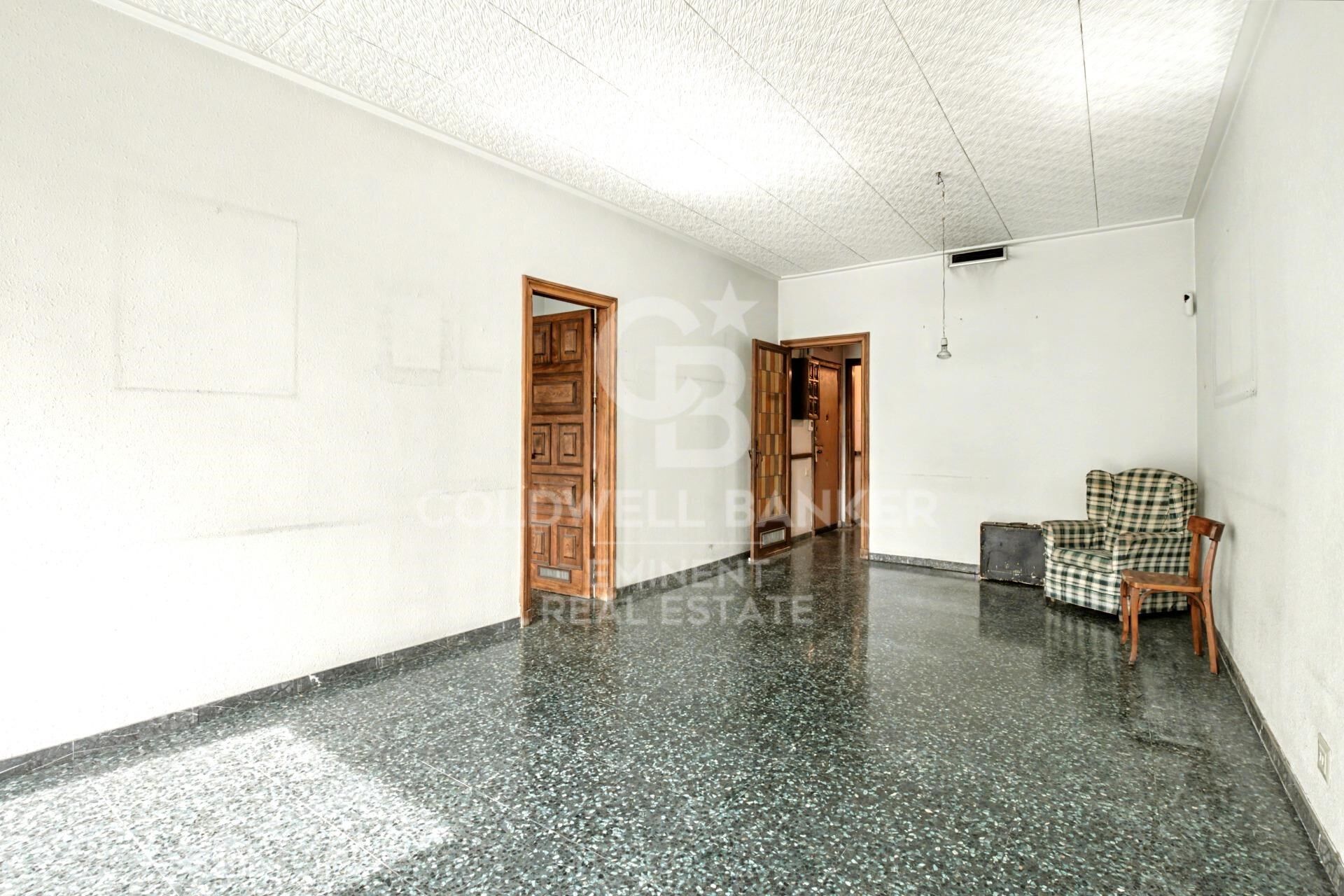Vivienda de 195 m² con múltiples espacios y gran potencial en el corazón de Gràcia