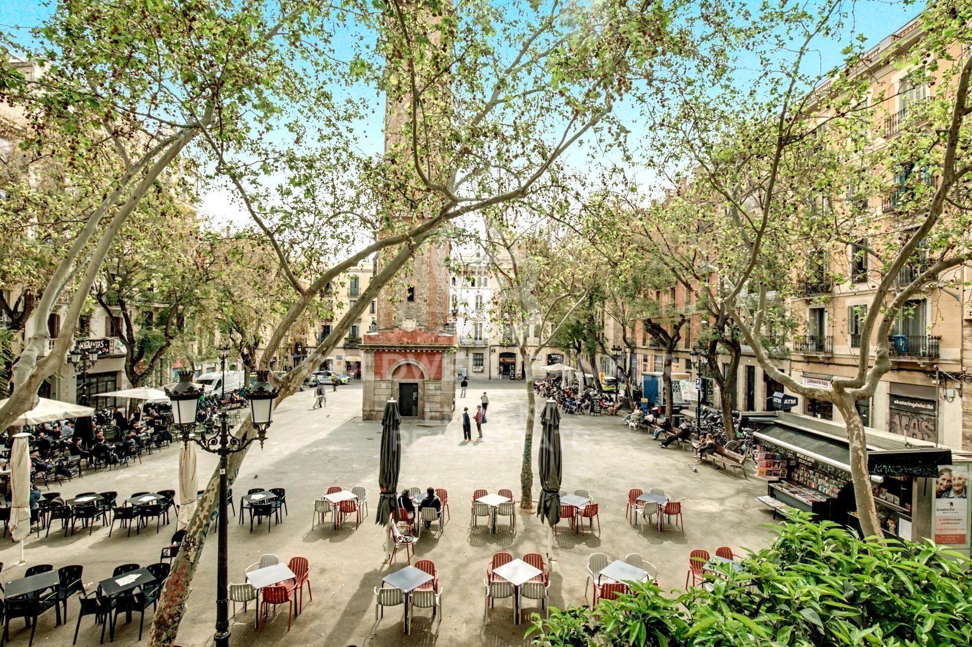 Vivienda de 195 m² con múltiples espacios y gran potencial en el corazón de Gràcia