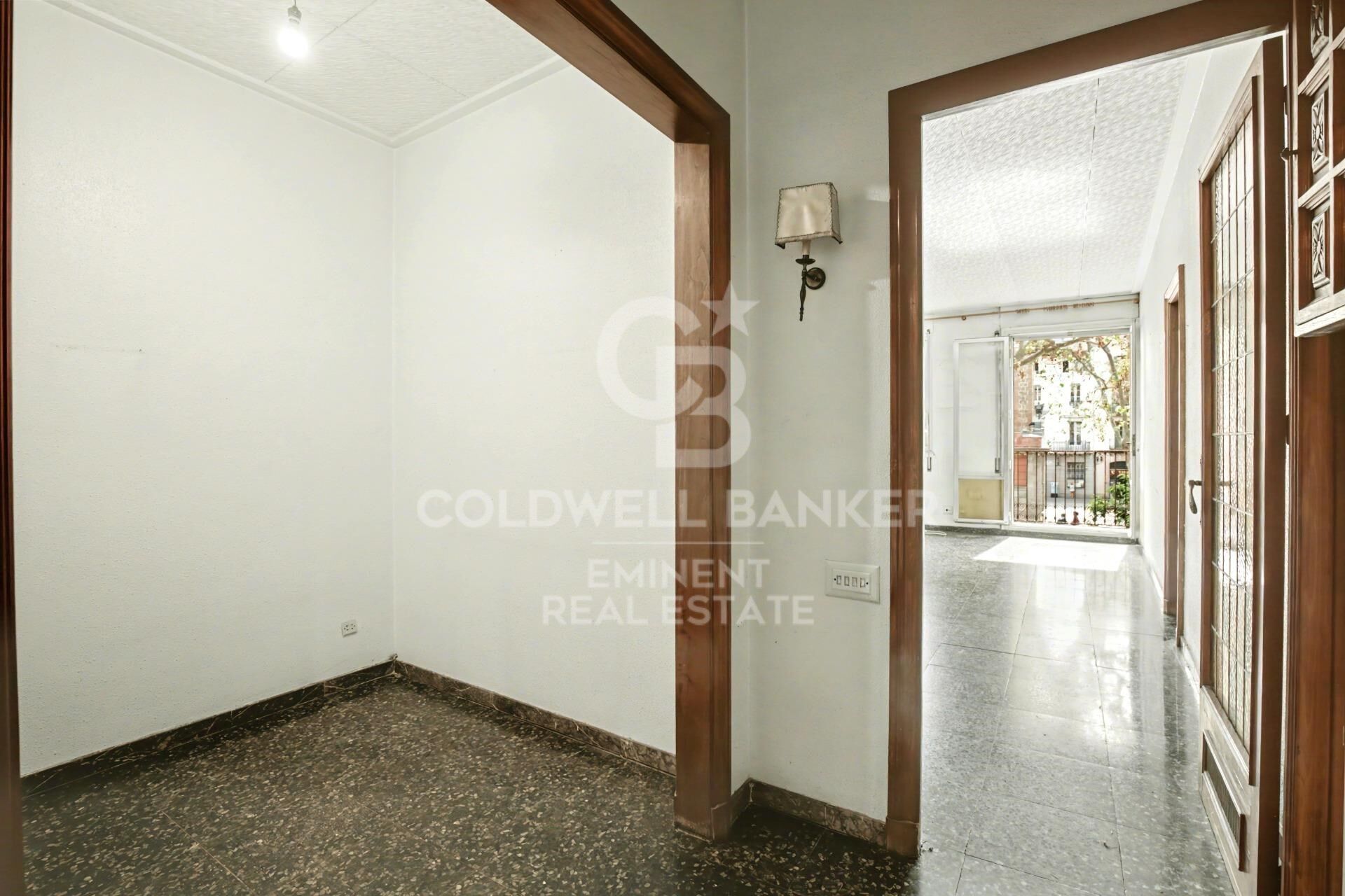 Vivienda de 195 m² con múltiples espacios y gran potencial en el corazón de Gràcia