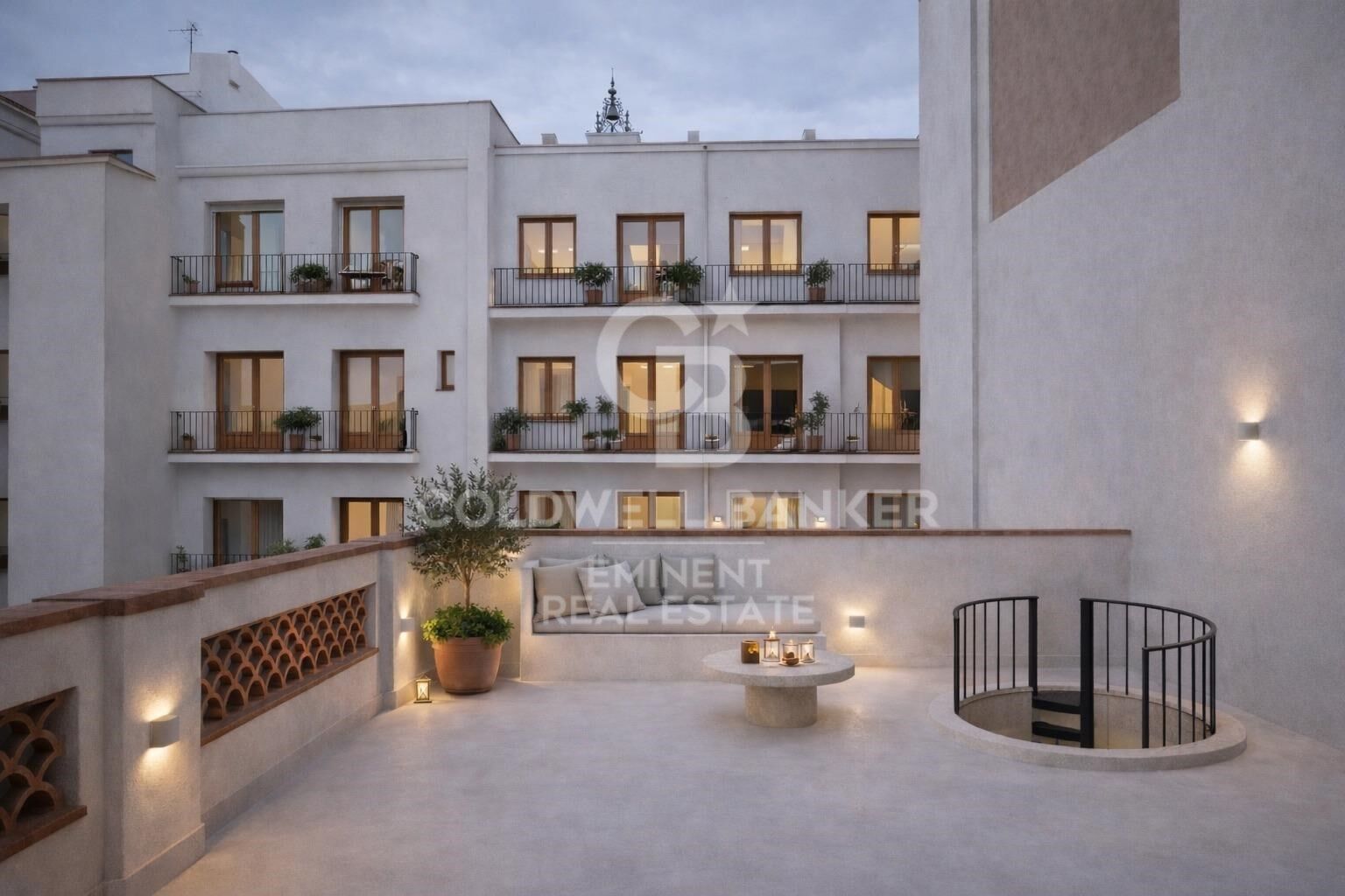 195 m² große Wohnung mit vielfältigen Räumlichkeiten und großem Potenzial im Herzen von Gràcia.