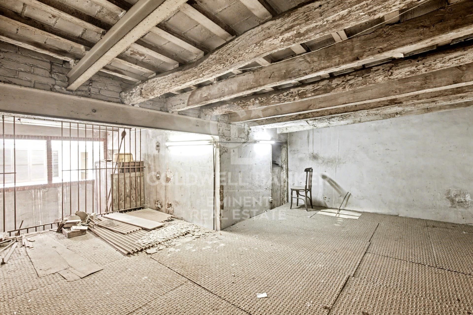 Logement de 195 m² avec de multiples espaces et un grand potentiel au cur de Gràcia.