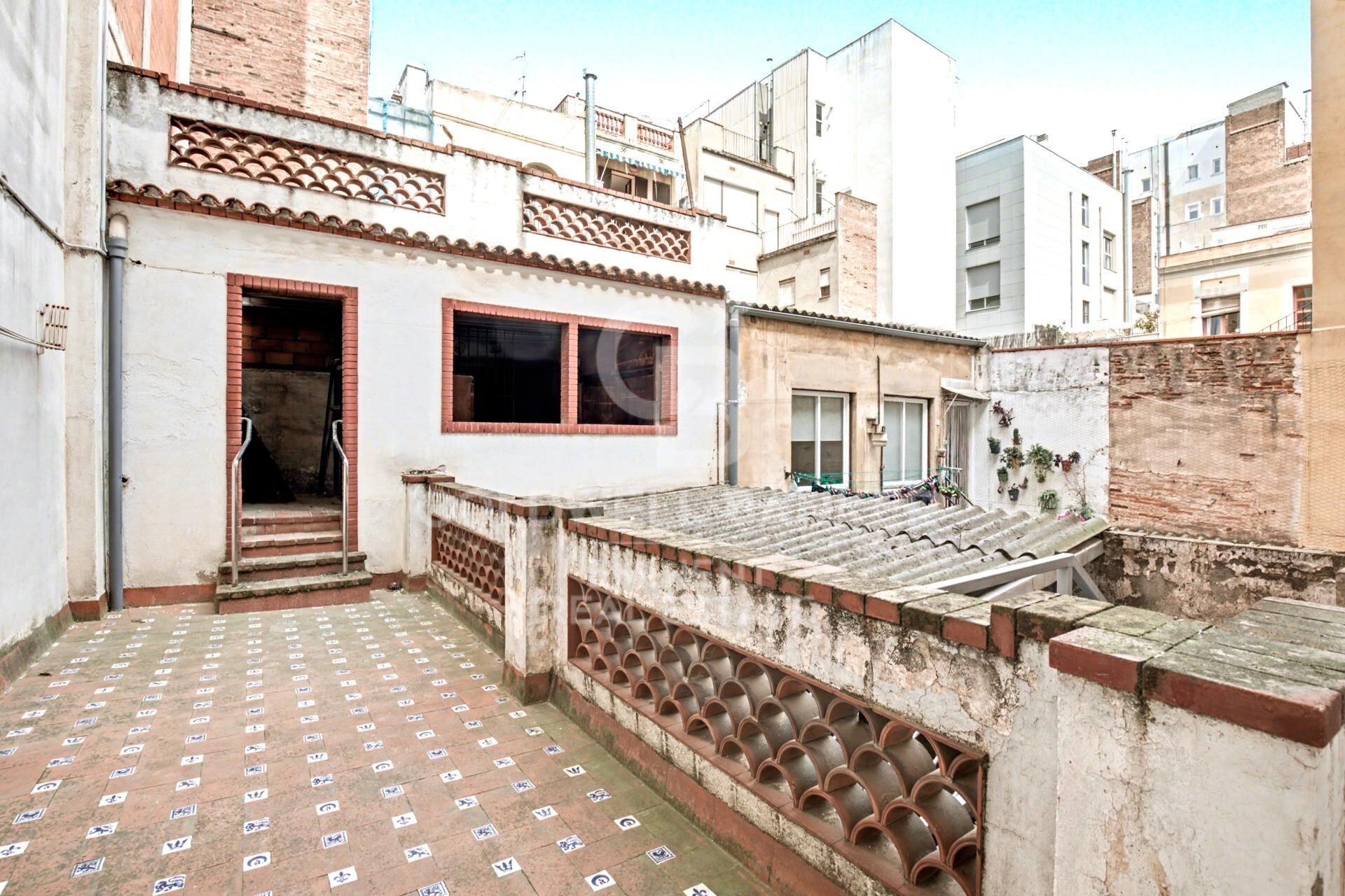 Logement de 195 m² avec de multiples espaces et un grand potentiel au cur de Gràcia.