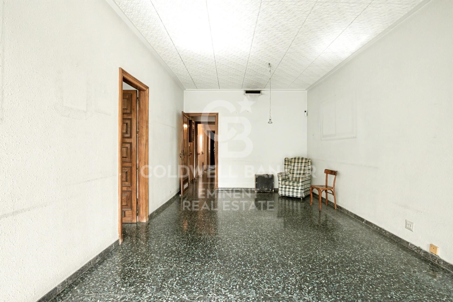 Vivienda de 195 m² con múltiples espacios y gran potencial en el corazón de Gràcia
