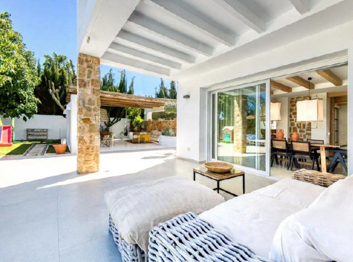 Erleben Sie das Mittelmeer: Luxusvilla mit Pool und privatem Garten