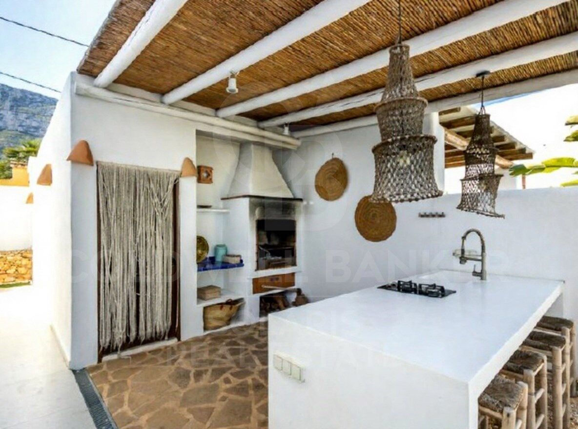 Vive el Mediterráneo: villa de lujo con piscina y jardín privado