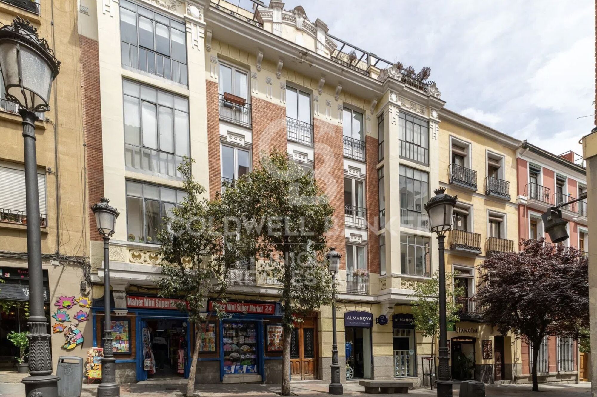 Piso exterior reformado en el Barrio de Las Letras, Madrid