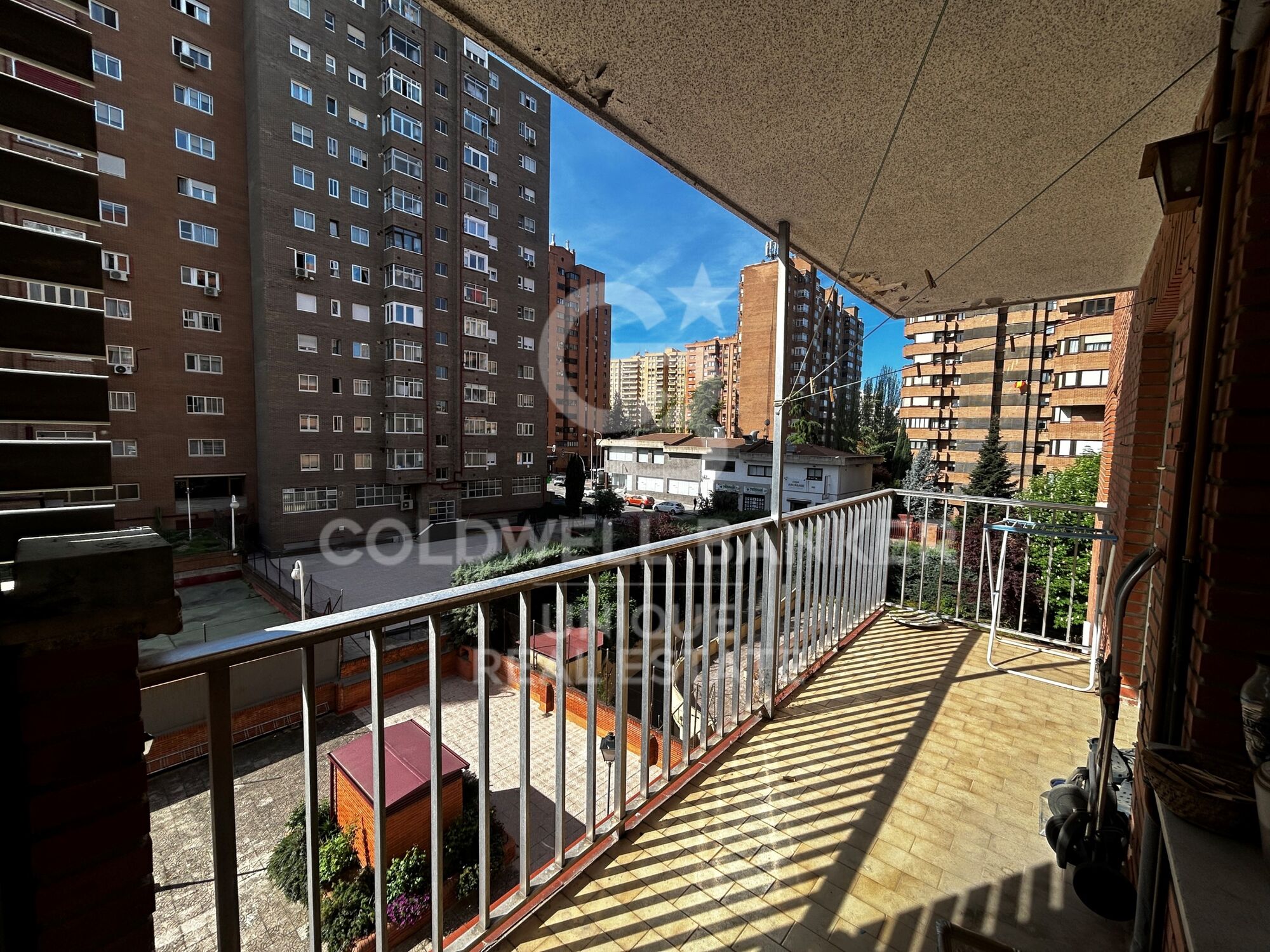 Piso exterior a reformar en El Pilar, Madrid