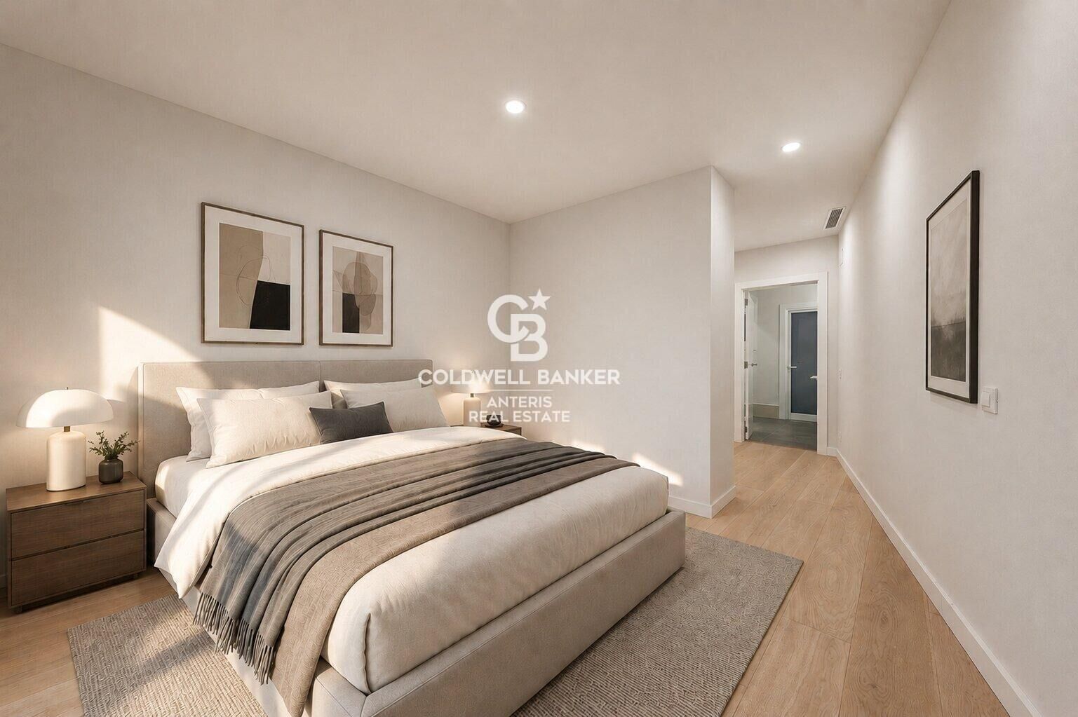 Bright renovated apartment with luxury finishes