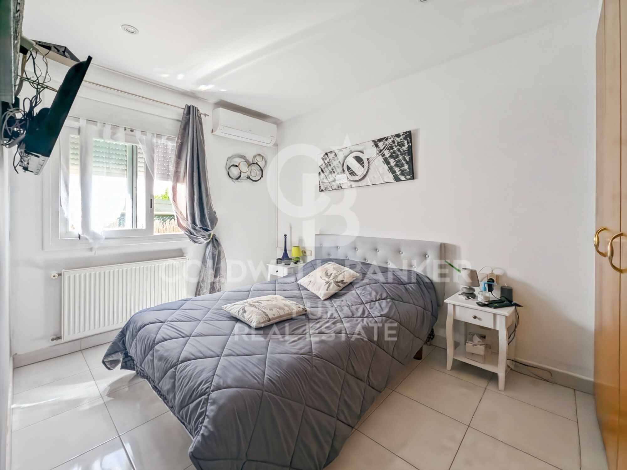 Casa independiente de 3 habitaciones con terraza y garaje en Pau