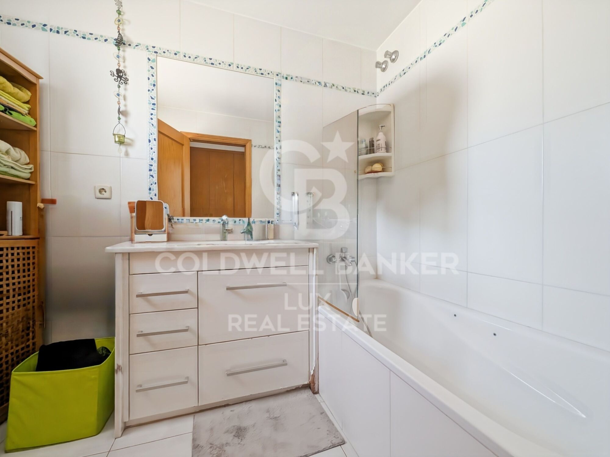 Detached 3-bedroom house with terrace and garage in Pau