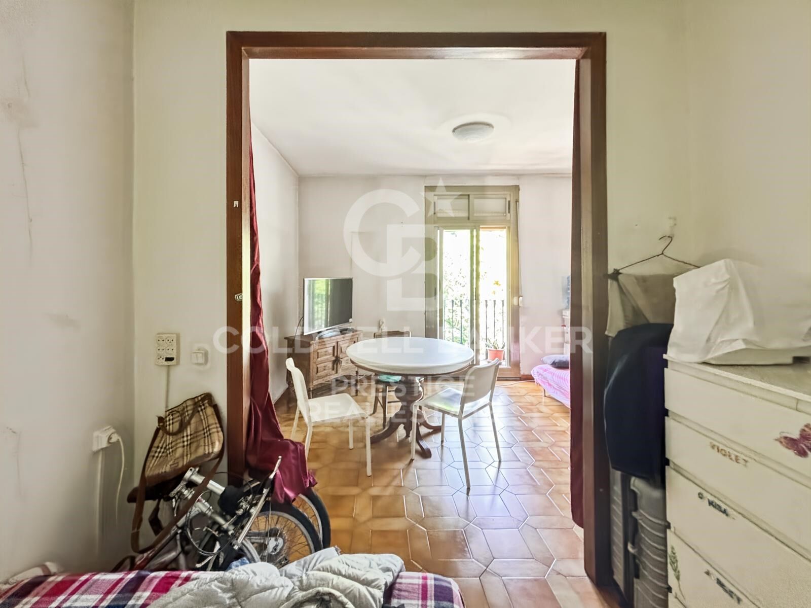 Appartement à étage haut sur Gran Vía avec un grand potentiel de rénovation