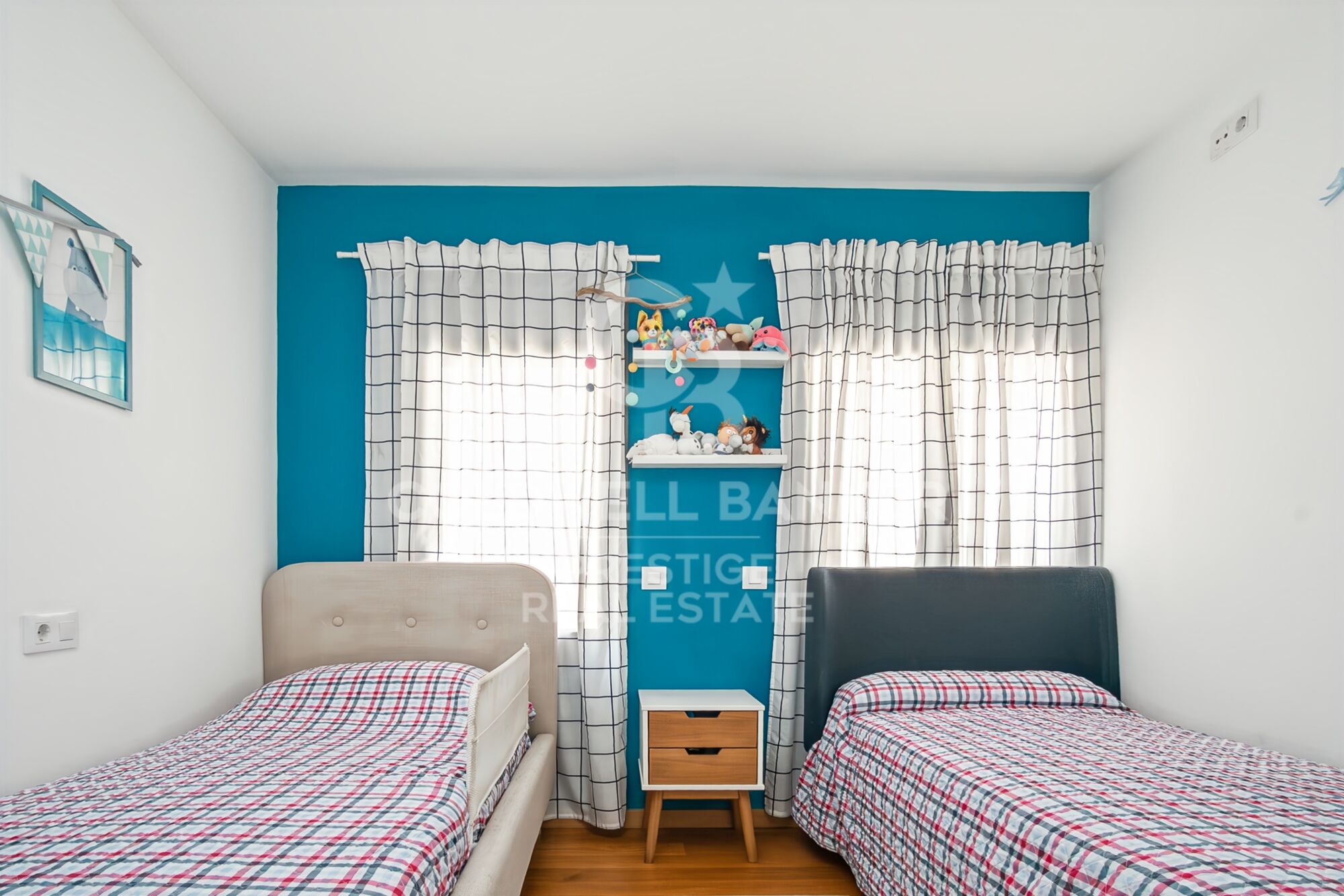 Duplex exclusif avec terrasse, garage privé et rénovation complète dans le centre de Badalona