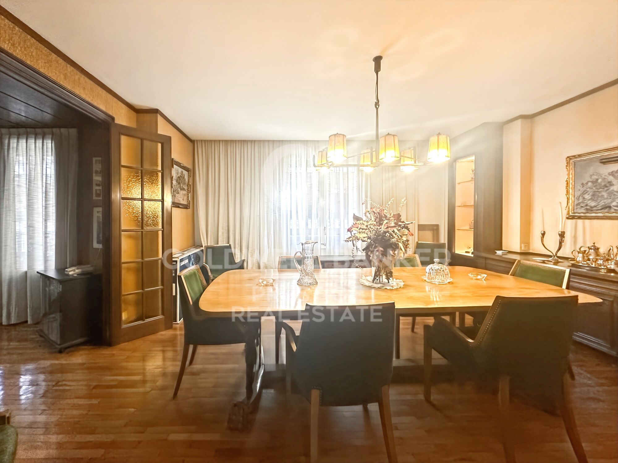 Appartement avec terrasse à rénover rue Santaló