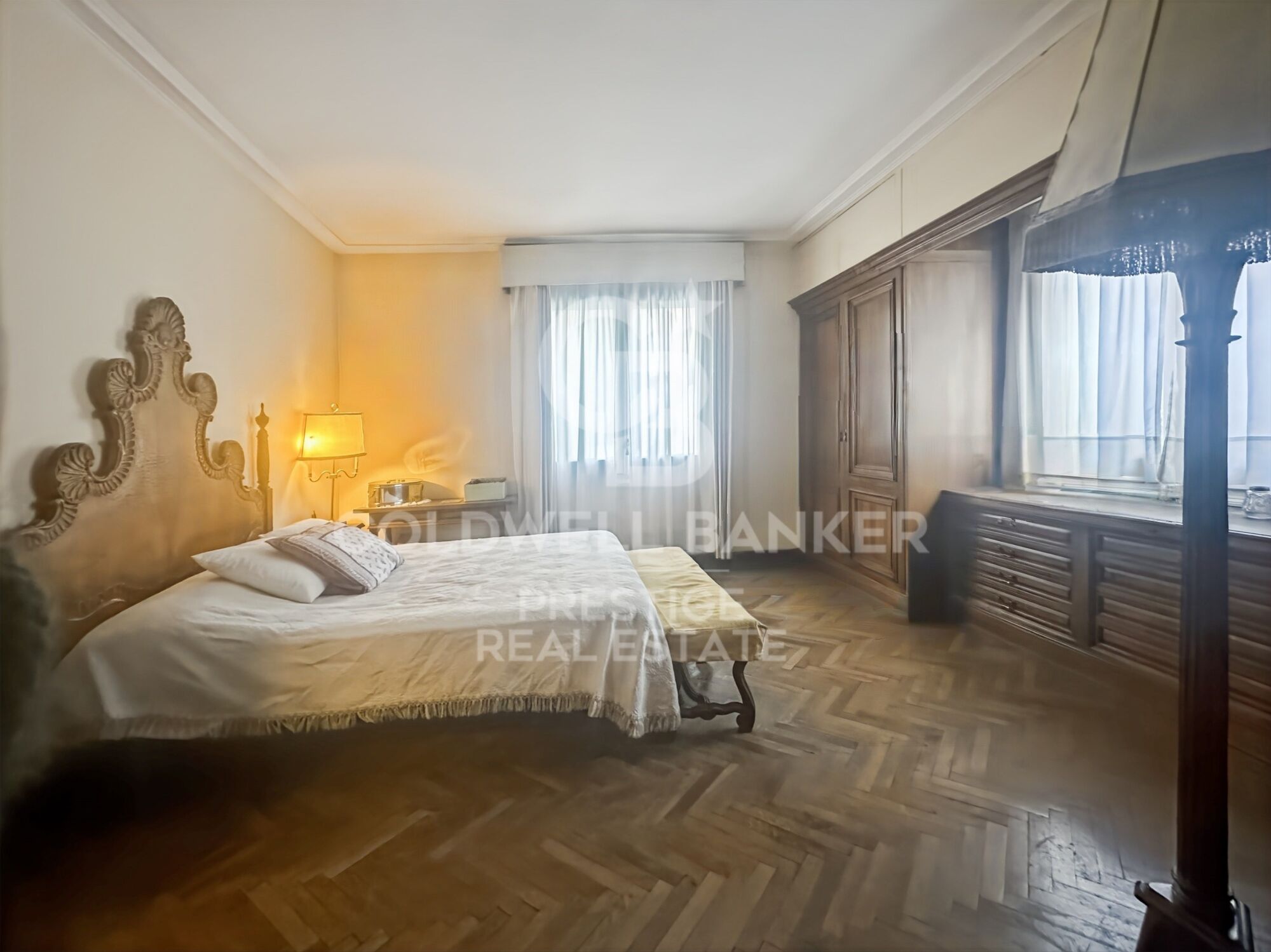 Appartement avec terrasse à rénover rue Santaló
