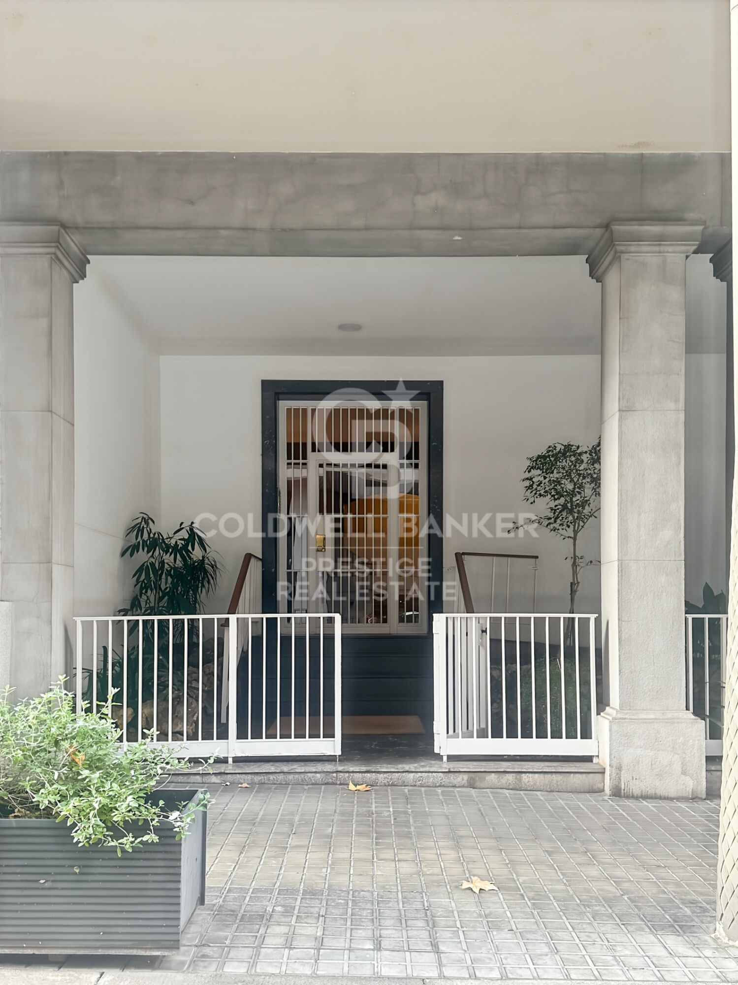 Appartement avec terrasse à rénover rue Santaló