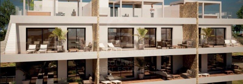 Elegante planta baja con espectacular patio privado en La Marina Beach Residencial