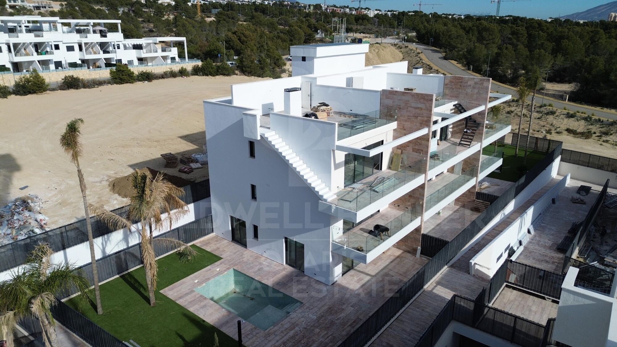Elegante planta baja con espectacular patio privado en La Marina Beach Residencial