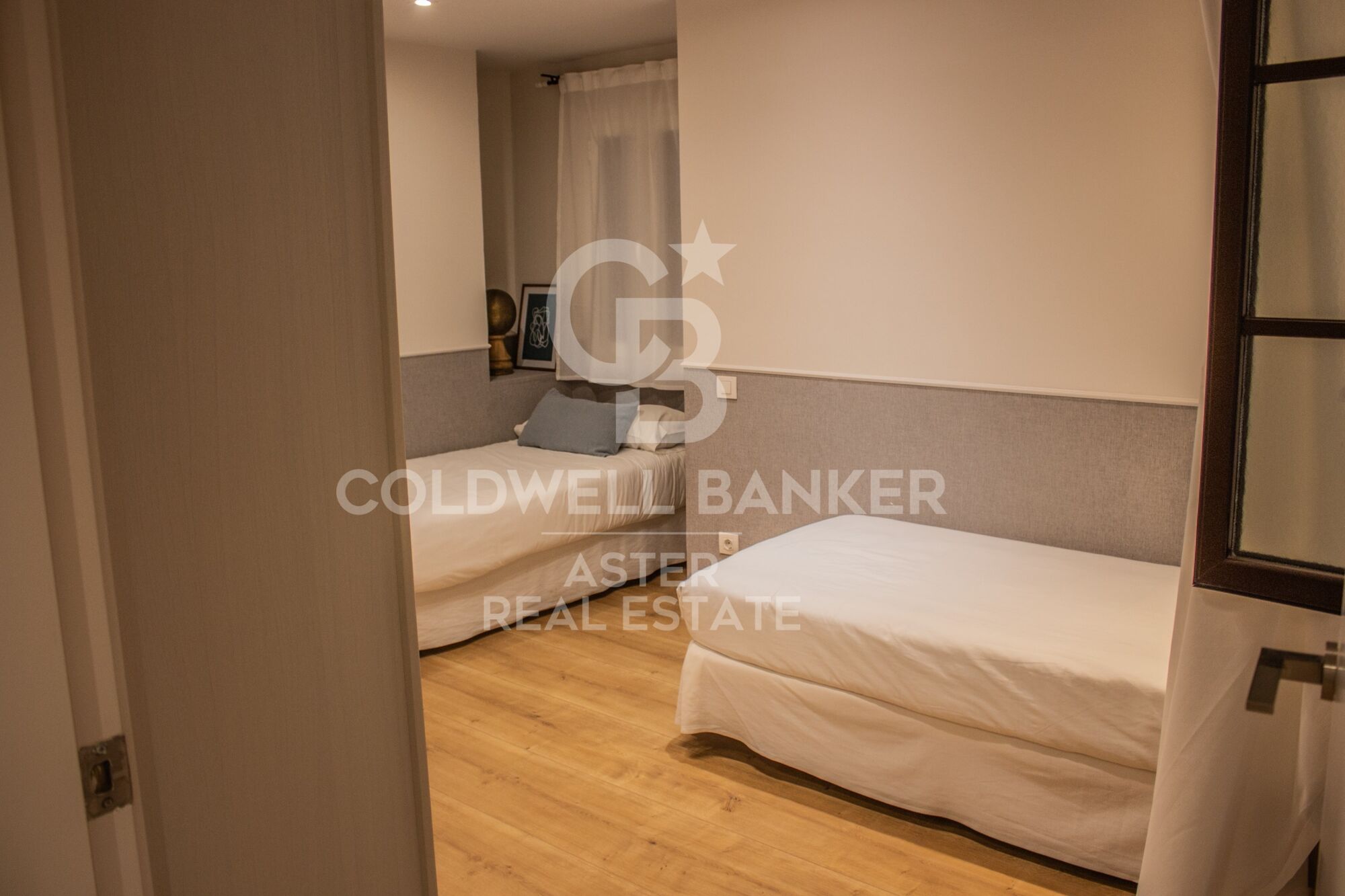 Flat 2 Bedrooms Triplex Sale Barcelona