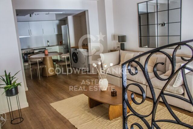 Wohnung 1 Schlafzimmer, 3 Stockwerke Verkauf Barcelona