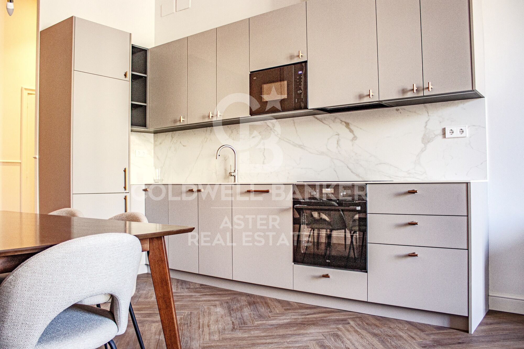 Flat 2 Bedrooms Triplex Sale Barcelona