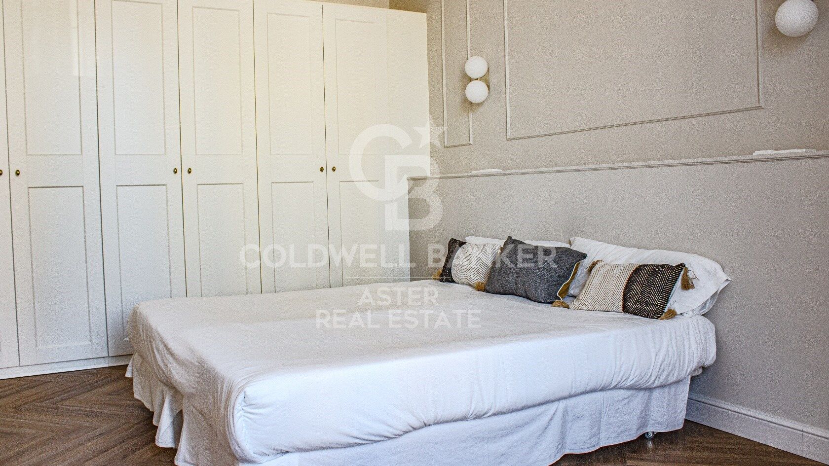 Flat 2 Bedrooms Triplex Sale Barcelona