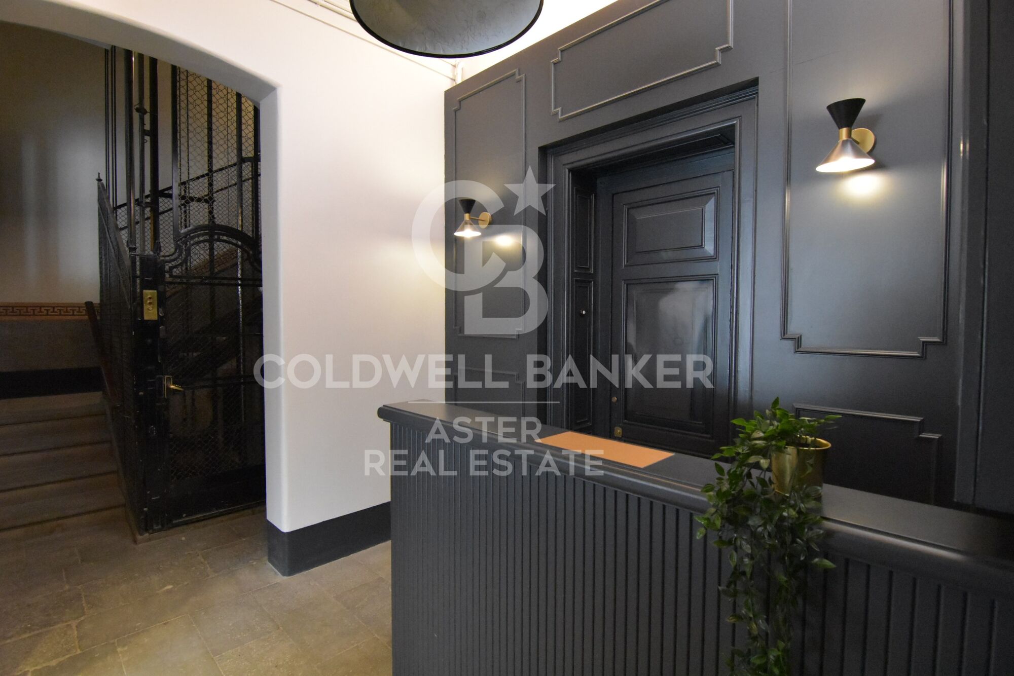 Flat 2 Bedrooms Triplex Sale Barcelona