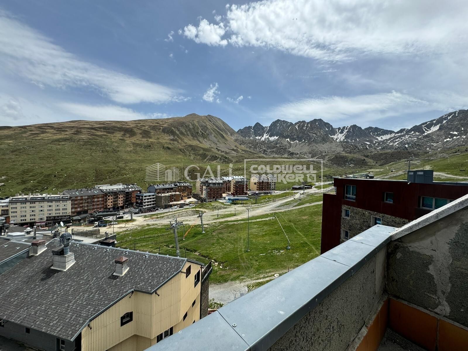 Penthouse 2 Bedrooms Sale Encamp