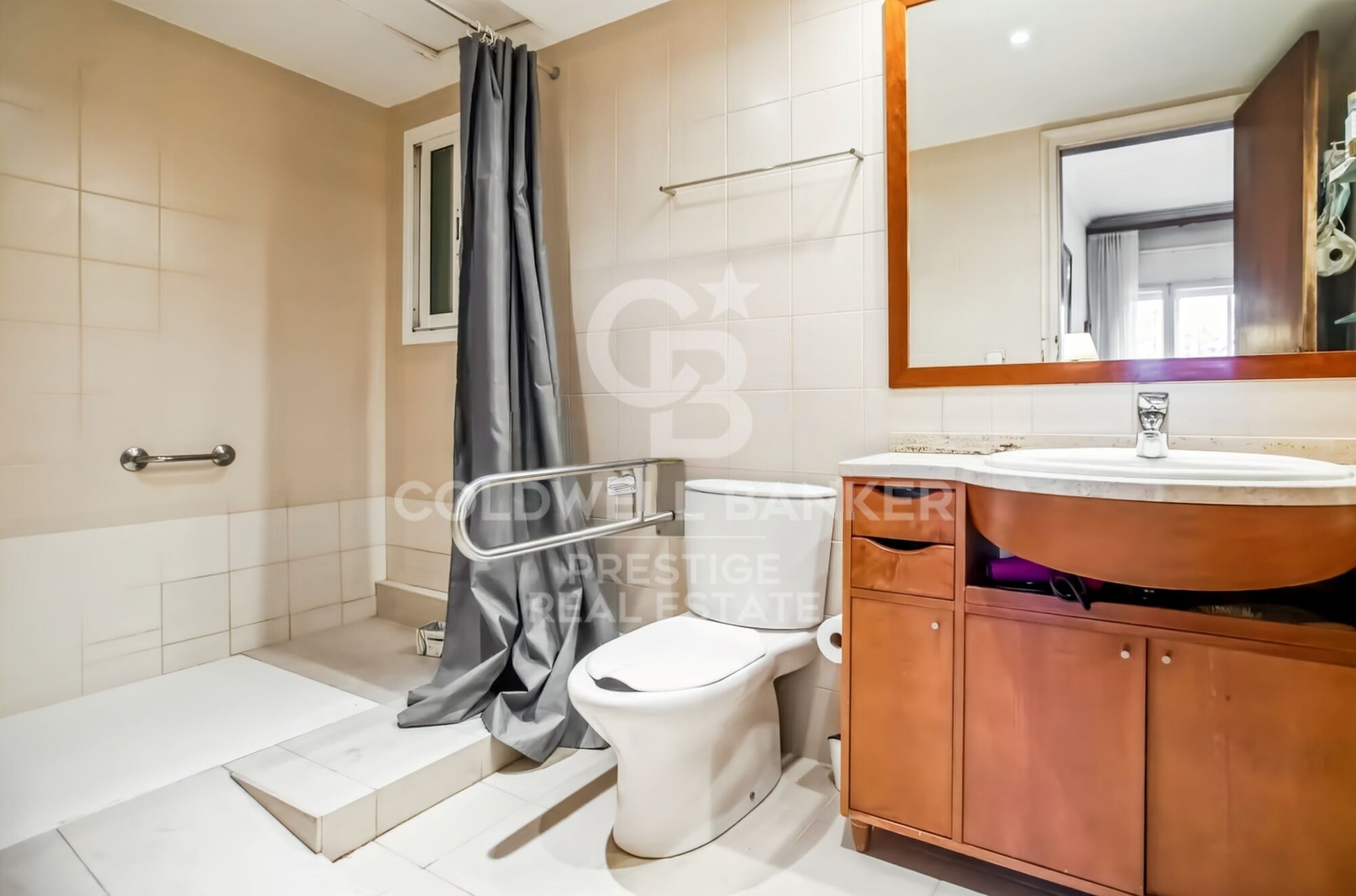 Flat 6 Bedrooms Sale Barcelona