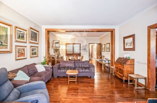 Piso para reformar con gran potencial en el Turó Park, Barcelona