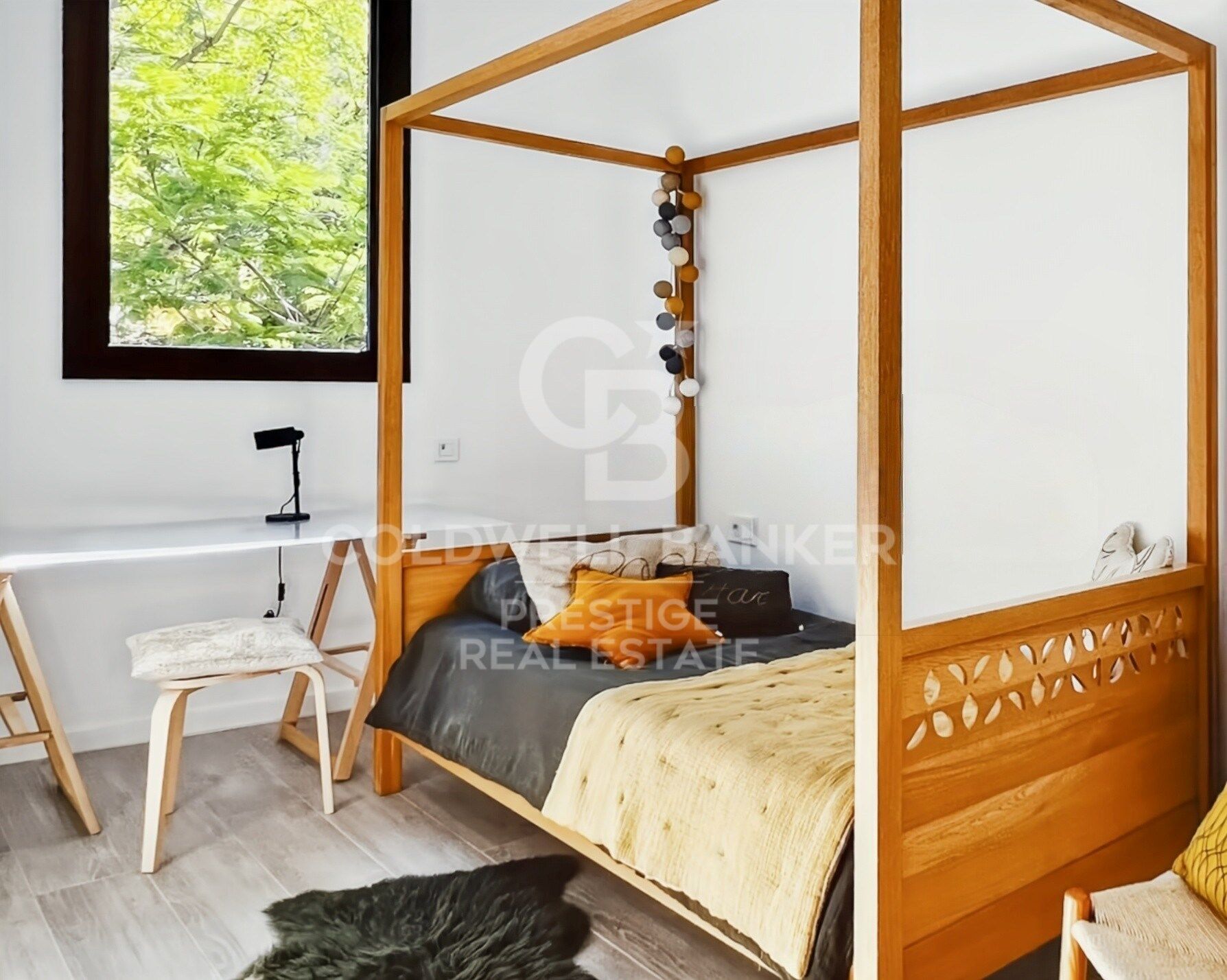 Duplex with outdoor space, swimming pool and optional parking. Gràcia, Barcelona