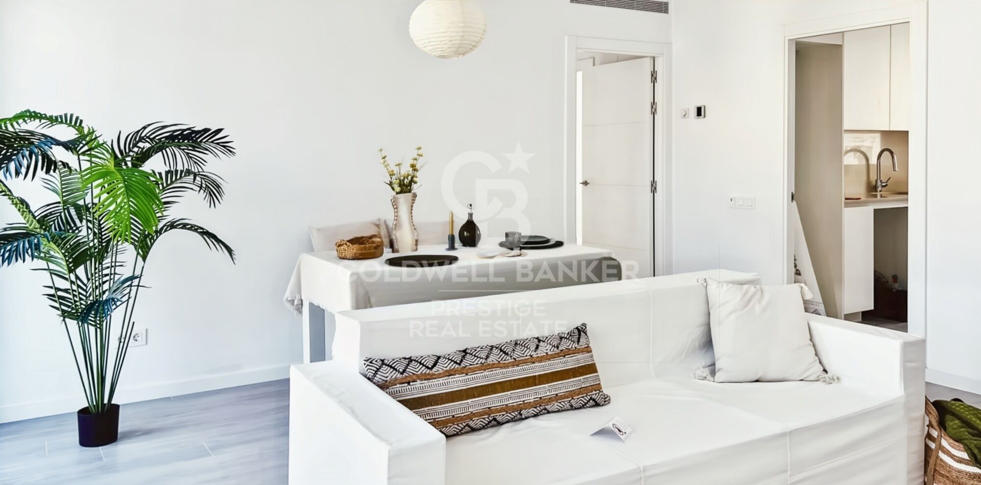 Duplex with outdoor space, swimming pool and optional parking. Gràcia, Barcelona