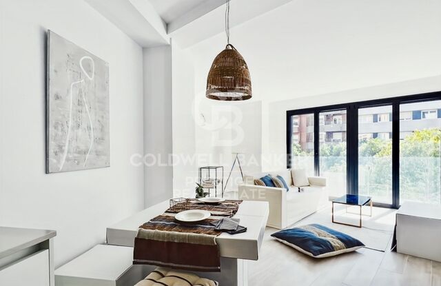 Duplex. Swimming pool and optional parking. Gràcia, Barcelona
