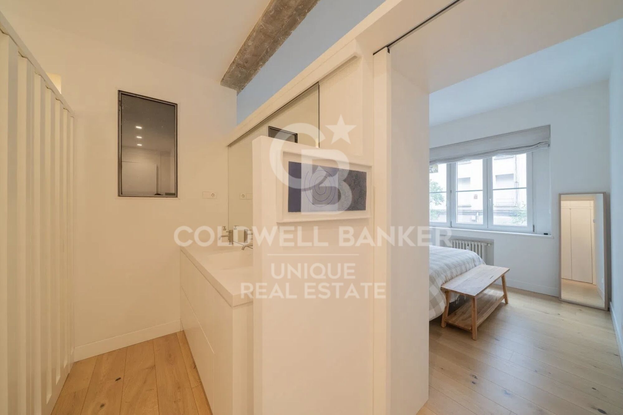 Außenliegende Wohnung mit Abstellraum und Garage in Chamberí, Madrid