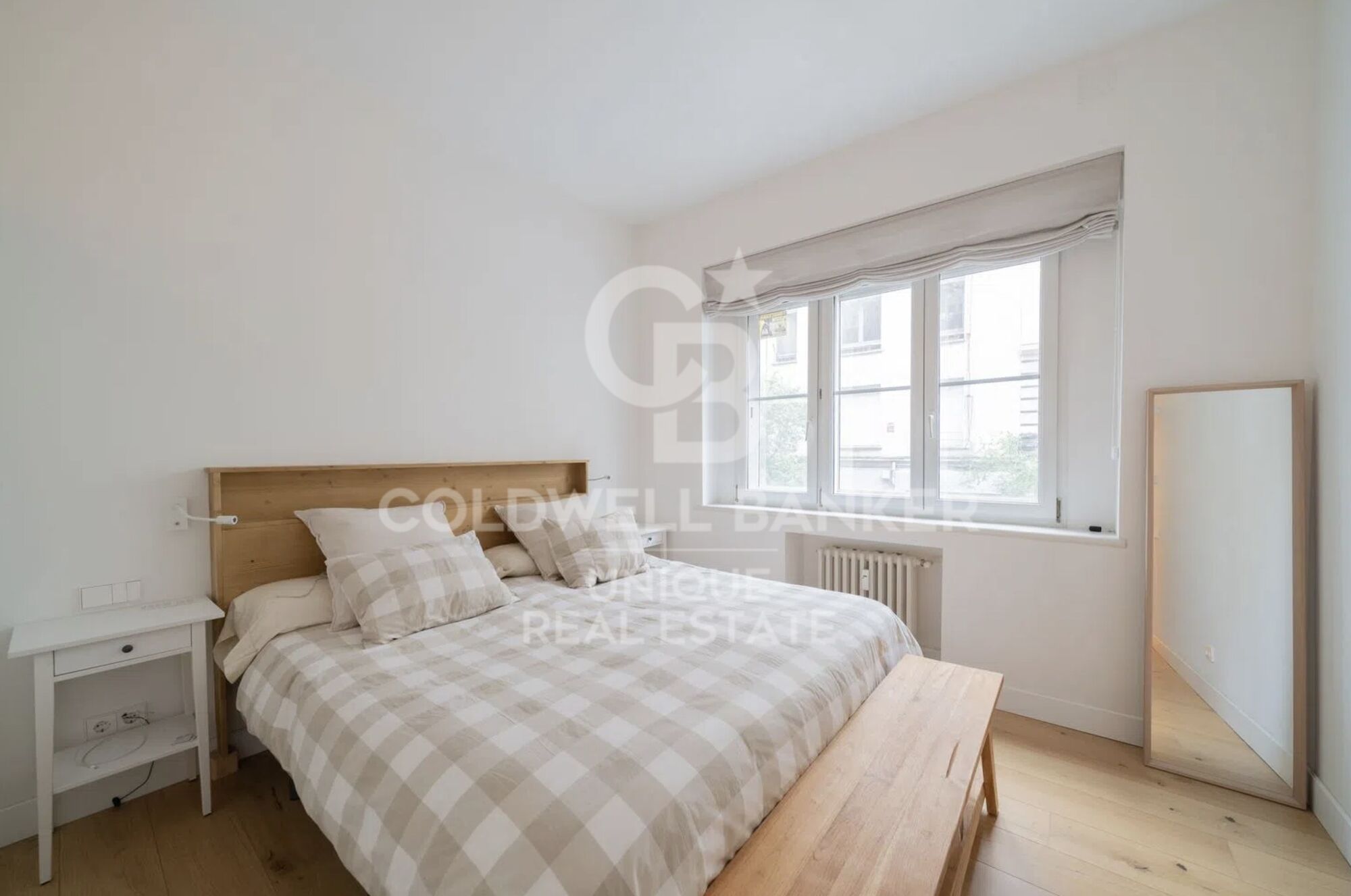 Außenliegende Wohnung mit Abstellraum und Garage in Chamberí, Madrid