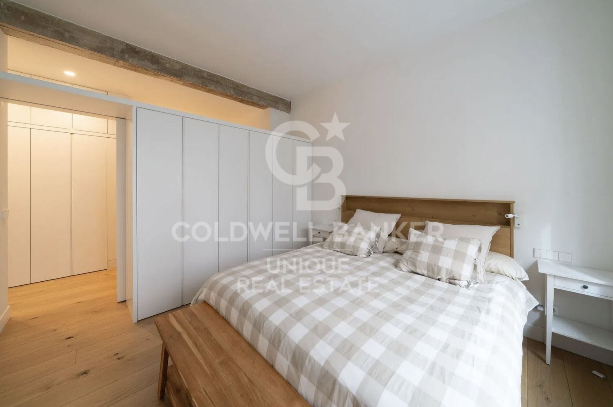 Exterior apartment with storage room and garage in Chamberí, Madrid