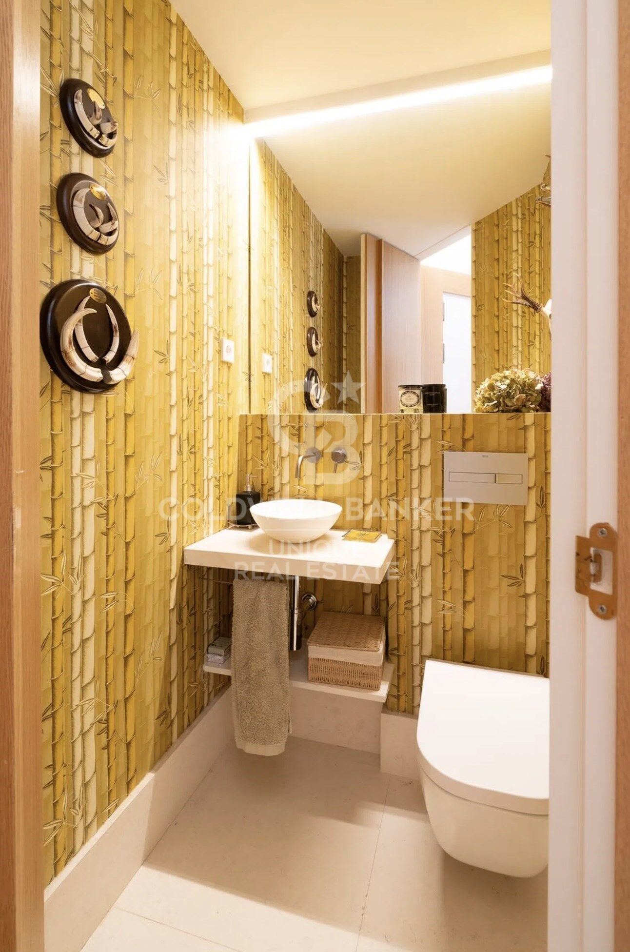 Exterior apartment with storage room and garage in Chamberí, Madrid